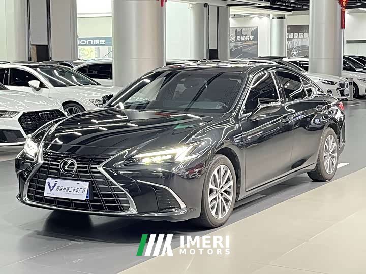Lexus ES 300h Premium Edition - ავტომობილი ჩინეთიდან