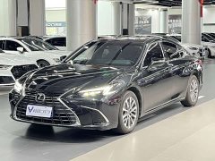 Lexus ES 300h Premium Edition - ფოტო 1