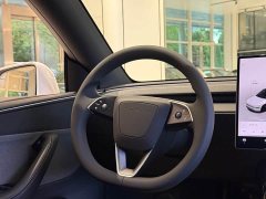 Tesla Model Y Rear-Wheel Drive - ფოტო 13