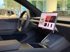 Tesla Model Y Rear-Wheel Drive - ფოტო 18