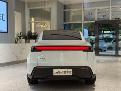Tesla Model Y Rear-Wheel Drive - ფოტო 4