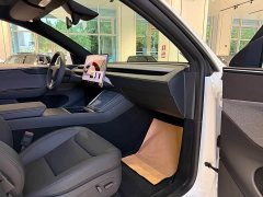 Tesla Model Y Rear-Wheel Drive - ფოტო 9