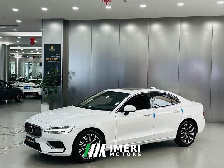 Volvo S60 B4 Smart Luxury Edition - ავტომობილი ჩინეთიდან