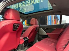 BMW 5 Series 525Li M Sport Package - ფოტო 17