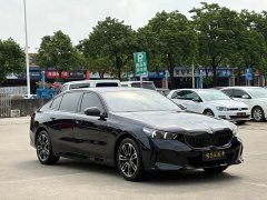 BMW 5 Series 525Li M Sport Package - ფოტო 3