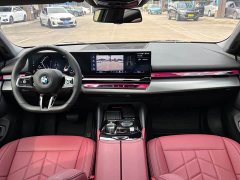 BMW 5 Series 525Li M Sport Package - ფოტო 9