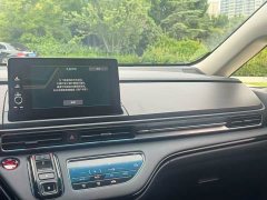Honda Odyssey 2.0L e:HEV Luxury - ფოტო 6
