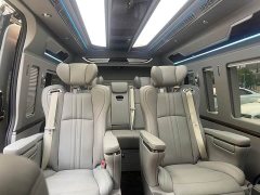 Toyota HIACE 3.5L Automatic 7-Seater - ფოტო 12