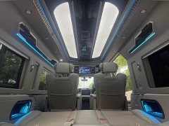 Toyota HIACE 3.5L Automatic 7-Seater - ფოტო 15