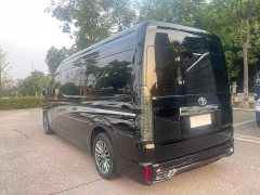 Toyota HIACE 3.5L Automatic 7-Seater - ფოტო 6
