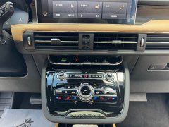 Lincoln Adventurer Explorer 2.0T FWD Elegant Edition - фото 18