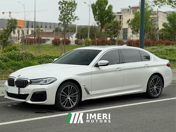 BMW 5 Series 530Li leading M sports package