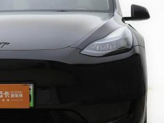 Tesla Model Y Rear-Wheel Drive - ფოტო 2