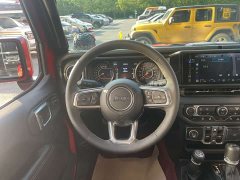 Jeep Wrangler 2024 2.0T Sahara Four-Door - ფოტო 11