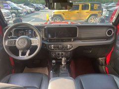 Jeep Wrangler 2024 2.0T Sahara Four-Door - ფოტო 14