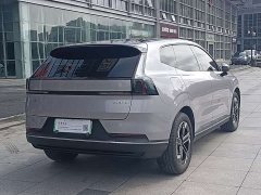 Volvo XC70 Plug-in Hybrid 2026 Two-Wheel Drive Long Range Core - ფოტო 8