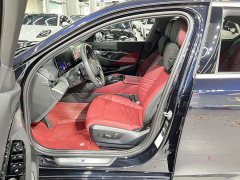 BMW 5 Series 525Li M Sport Package - ფოტო 4