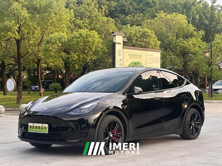 Tesla Model Y Facelift Rear-Wheel Drive