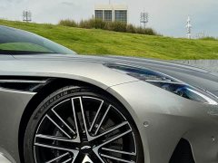 Aston Martin DB12 2023 4.0T V8 Coupe - ფოტო 18