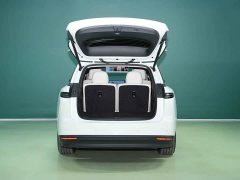 Li Auto i8 Standard Edition - ფოტო 5