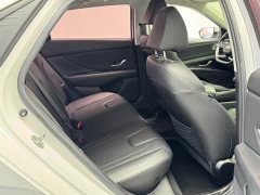 Hyundai Elantra 1.5L CVT Luxury - ფოტო 13