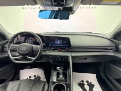 Hyundai Elantra 1.5L CVT Luxury - ფოტო 9
