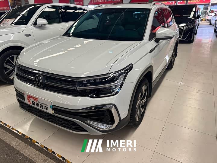 Volkswagen Touareg 300TSI Two-Wheel Drive Moonlight Edition