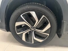 Volkswagen Touareg 300TSI Two-Wheel Drive Moonlight Edition - ფოტო 13
