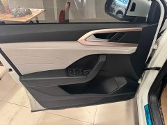 Volkswagen Touareg 300TSI Two-Wheel Drive Moonlight Edition - ფოტო 4