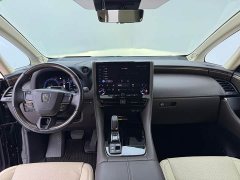 Toyota Vellfire Crown Hybrid 2.5L Executive Premier Edition - ფოტო 6