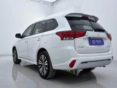 Mitsubishi Outlander 2.0L FWD Comfort 5-Seater - photo 4