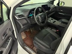 Toyota Sienna 2.5L Hybrid Platinum Edition - ფოტო 4