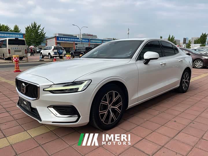 Volvo S60 B4 Smart Luxury Edition