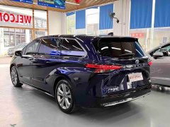 Toyota Sienna 2.5L Hybrid Premium Edition - ფოტო 10