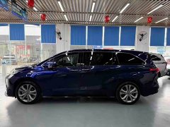 Toyota Sienna 2.5L Hybrid Premium Edition - ფოტო 3