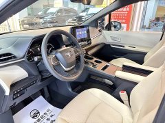 Toyota Sienna 2023 2.5L Hybrid Luxury - ფოტო 10
