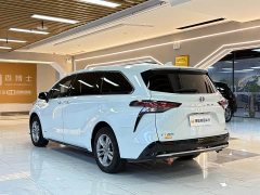 Toyota Sienna 2023 2.5L Hybrid Luxury - ფოტო 3