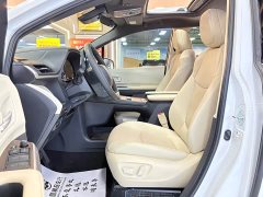 Toyota Sienna 2023 2.5L Hybrid Luxury - ფოტო 9