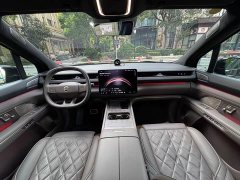 NIO ES8 2026 Six-Seat Executive Signature Edition - ფოტო 13
