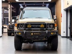 Toyota Land Cruiser (Imported) LC76 4.0L Automatic - ფოტო 2