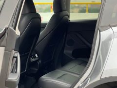 Tesla Model Y Rear-Wheel Drive - ფოტო 19