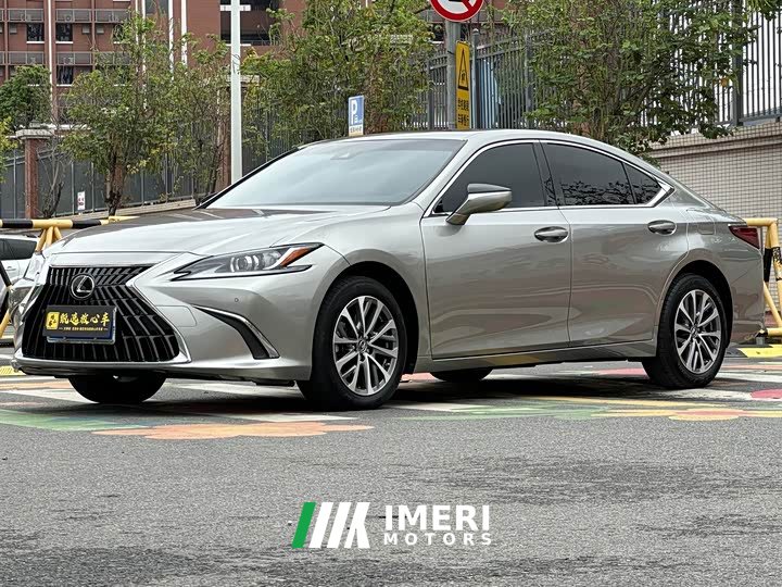 Lexus ES 2023 200 Excellence Edition - ავტომობილი ჩინეთიდან