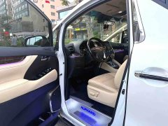 Toyota Alphard Hybrid 2.5L Luxury - ფოტო 7