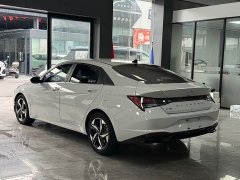 Hyundai Elantra 1.5L CVT Luxury - ფოტო 12