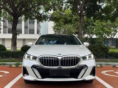 BMW 5 Series 530Li Premier M Sport Package - ფოტო 2