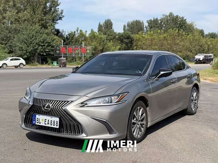Lexus ES 2020 200 Excellence Edition - ავტომობილი ჩინეთიდან