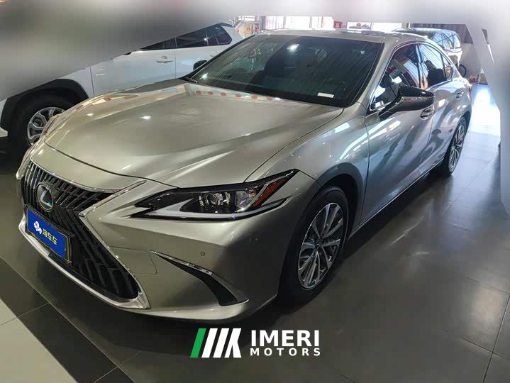 Lexus ES 200 Excellence Edition - ავტომობილი ჩინეთიდან