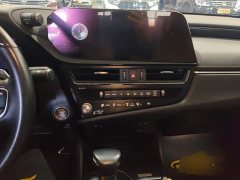 Lexus ES 200 Excellence Edition - ფოტო 13
