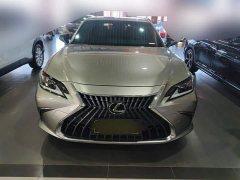 Lexus ES 200 Excellence Edition - ფოტო 2
