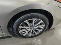 Lexus ES 200 Excellence Edition - ფოტო 6